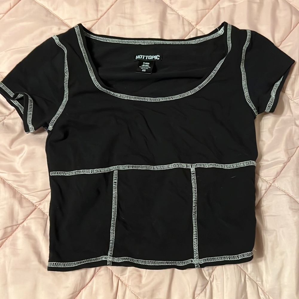 Black short sleeve